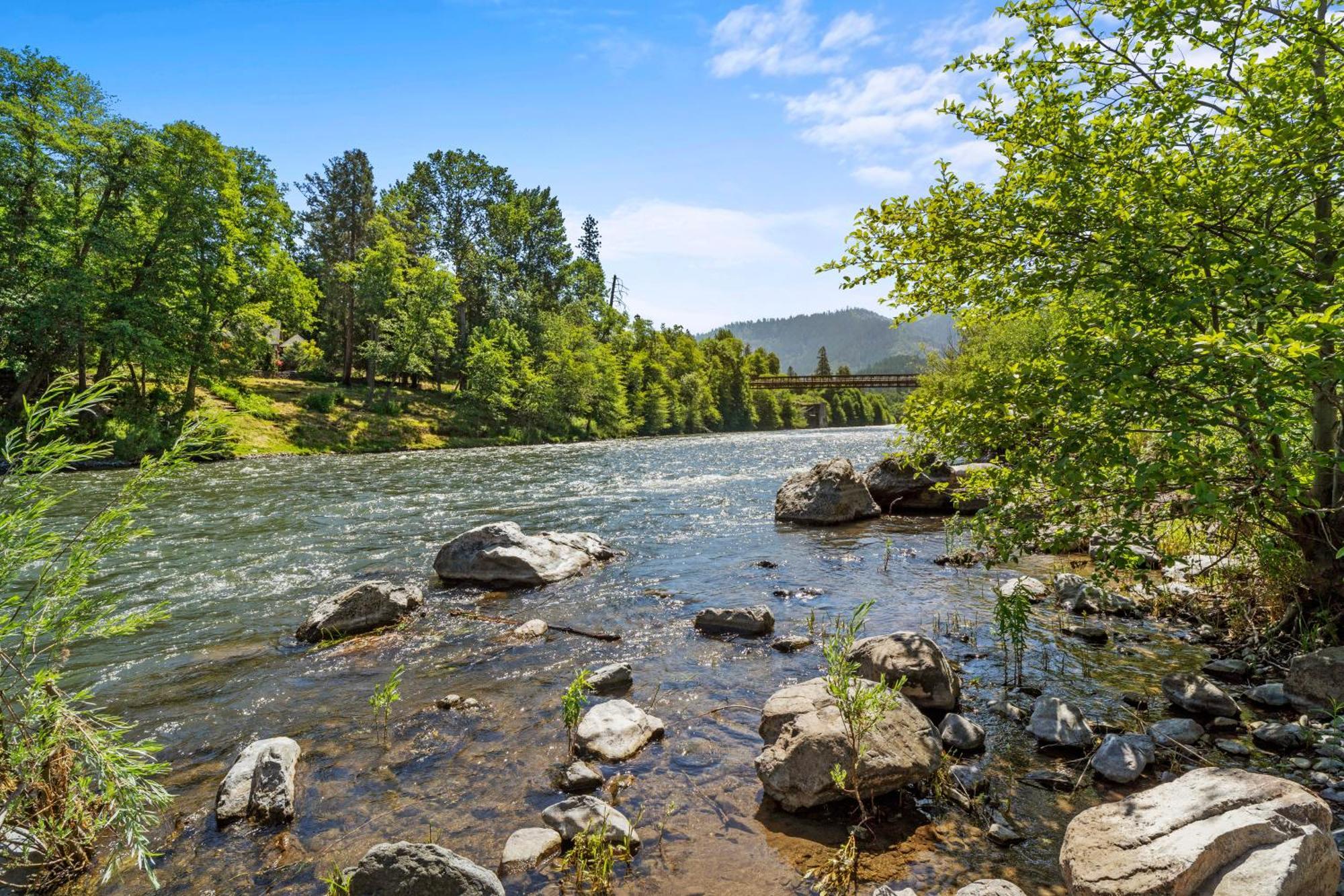 Weasku Inn Grants Pass Ngoại thất bức ảnh